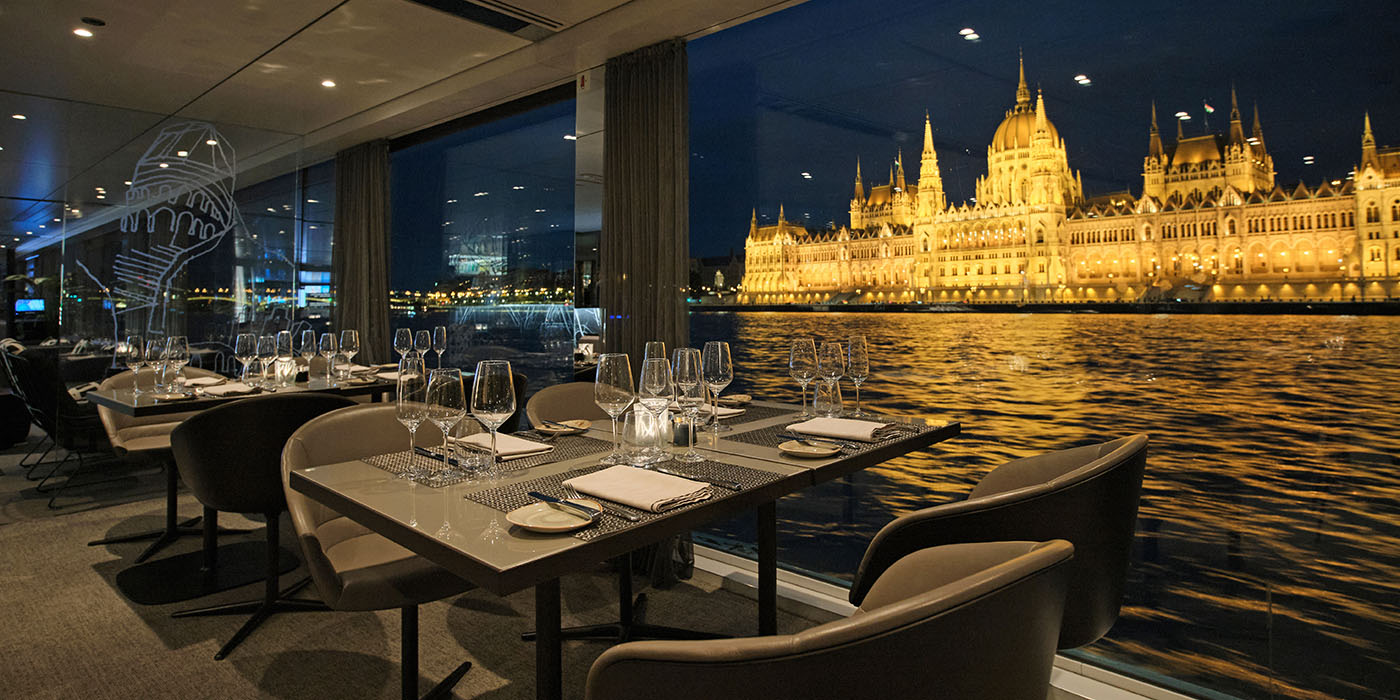 Scenic, Amber Portobellos Lounge Danube