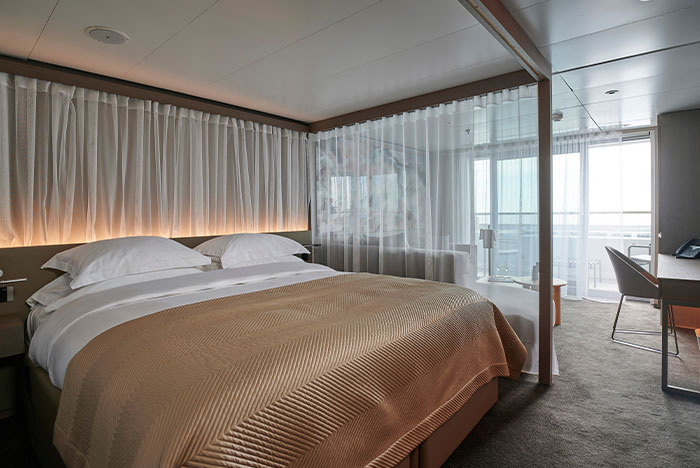 Room with a bed in a Spa Suite 